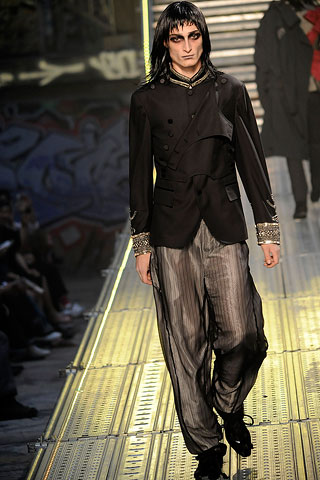 John Galliano / - 2010